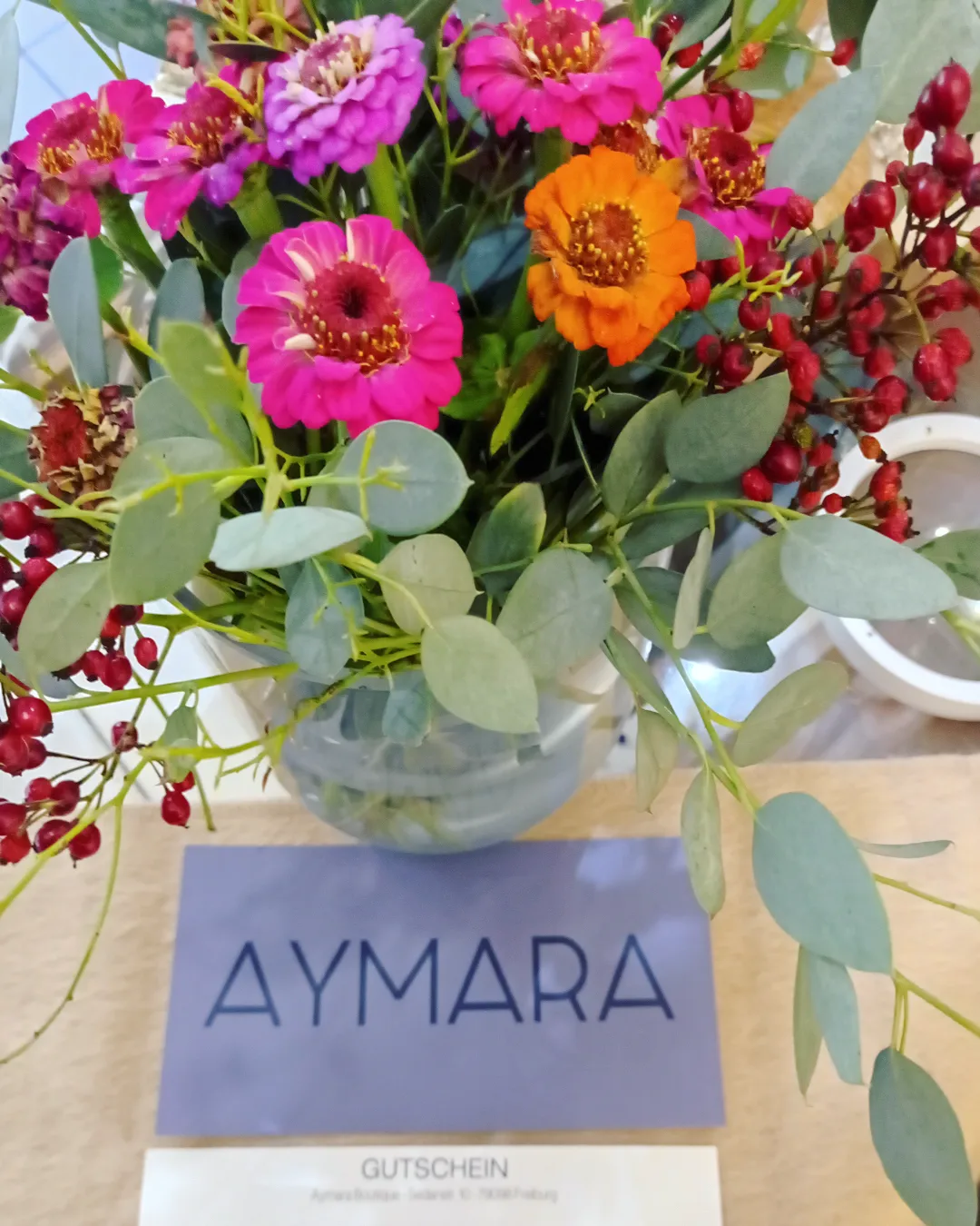 Blumenstrauß mit AYMARA Geschenkgutschein